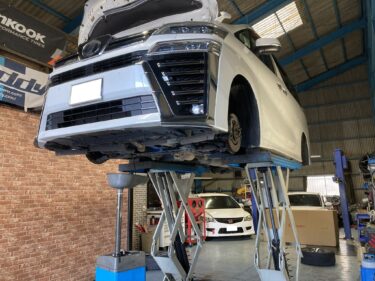 ミニバン作業もやってます。