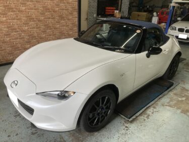 当店のロドスタ990Sに装着した時も、その効果に驚いたモーションコントロールビーム。