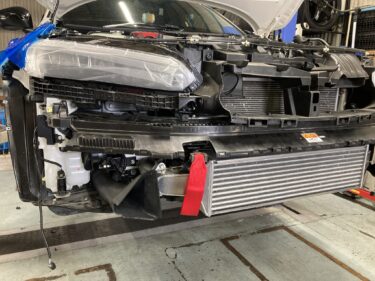 追加メータを装着したFL5シビッタイプR。