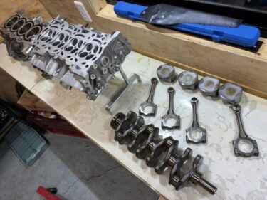 エリーゼエンジン各部洗浄・点検。