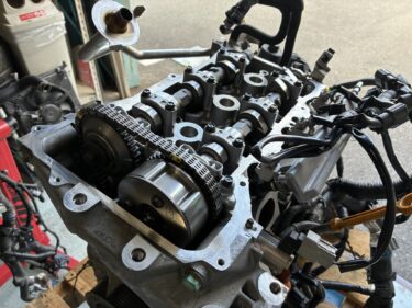 調子の悪いマーチの方は程度の良い中古エンジンに載せ替え。