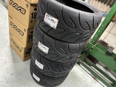 高性能ラジアルタイヤの出現で、組み付けることが減ったSタイヤ。