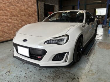 オートポリスのドライビングスクールを経て、今回本コースデビュー予定のBRZ。
